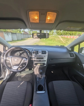 Toyota Avensis cena 44900 przebieg: 230000, rok produkcji 2013 z Szubin małe 106